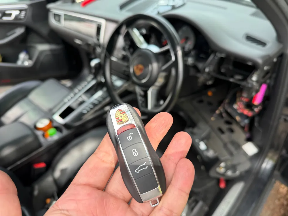 Porsche Macan — New smart key coded to the vehicle by Auto Locksmith Near Me